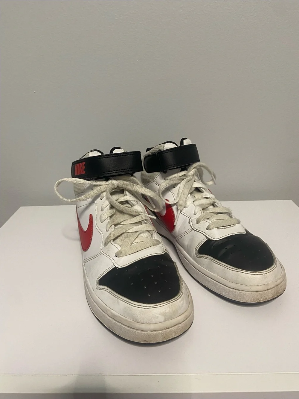Nike Boys Big Kid Court Borough Mid 2 Sneakers, Size : 6Y